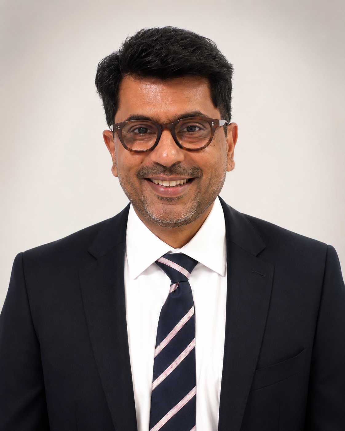 Mr Tarang Majmudar, Consultant Gynaecologist